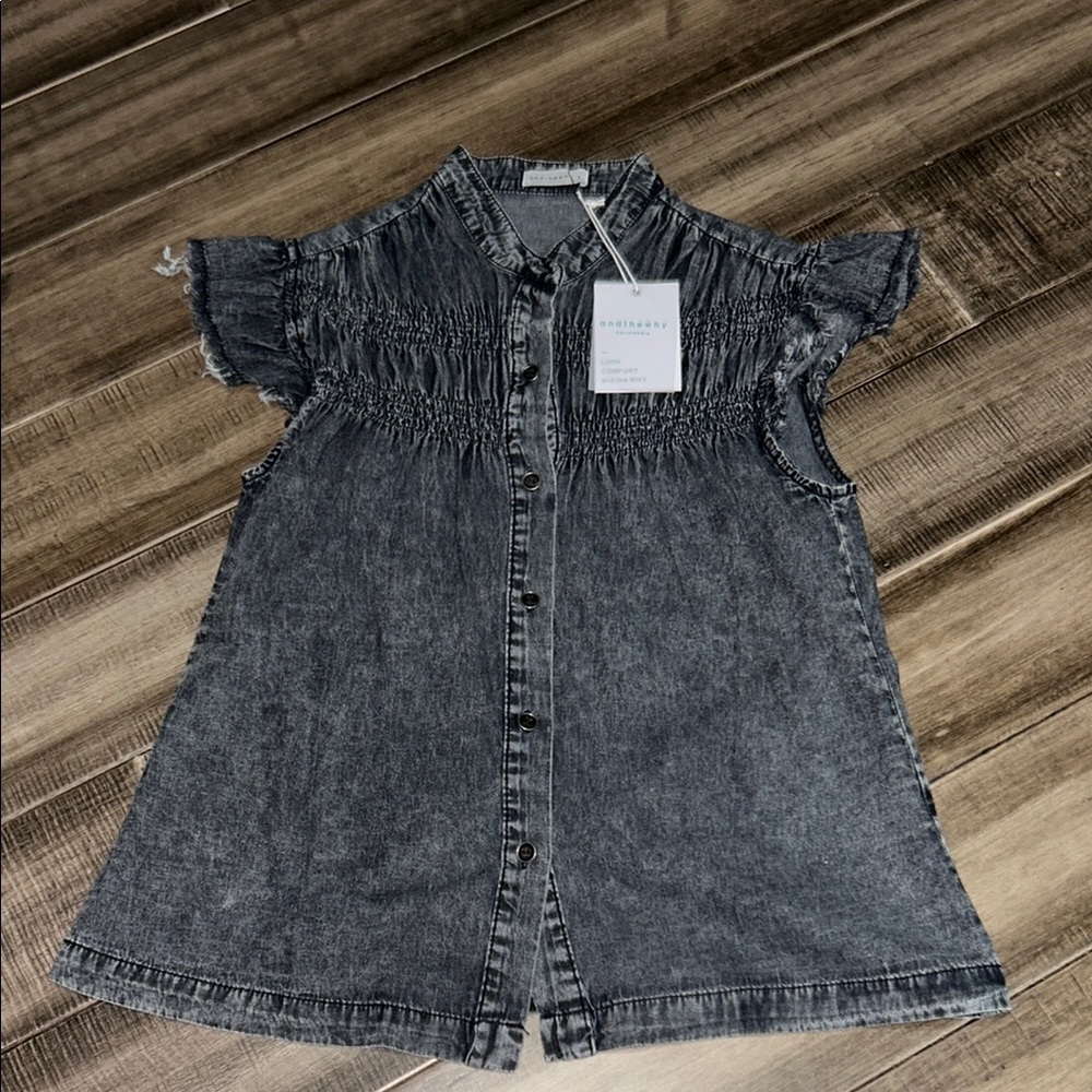 New And The Why Sleeveless top small